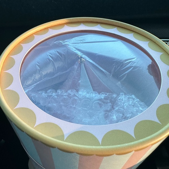 🎠DISNEY KING ARTHUR CARROUSEL CROWN - Picture 6 of 8